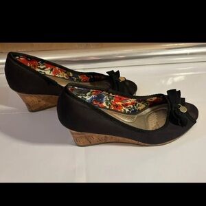 Dexflex comfort wedge heels with peep toe